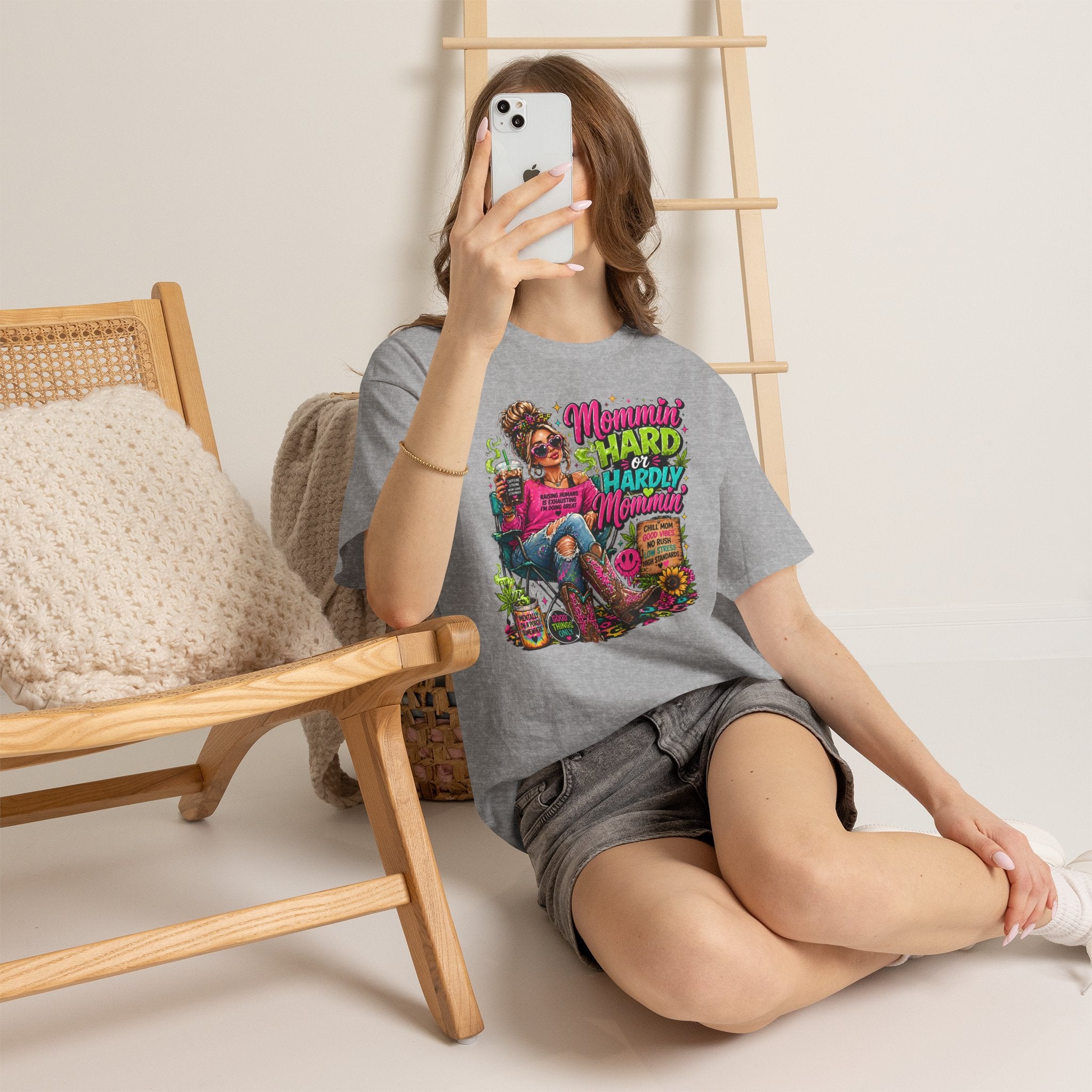 Mommin' Hard & Hardly Mommin' T-Shirt – Funny Mom Vacation Tee