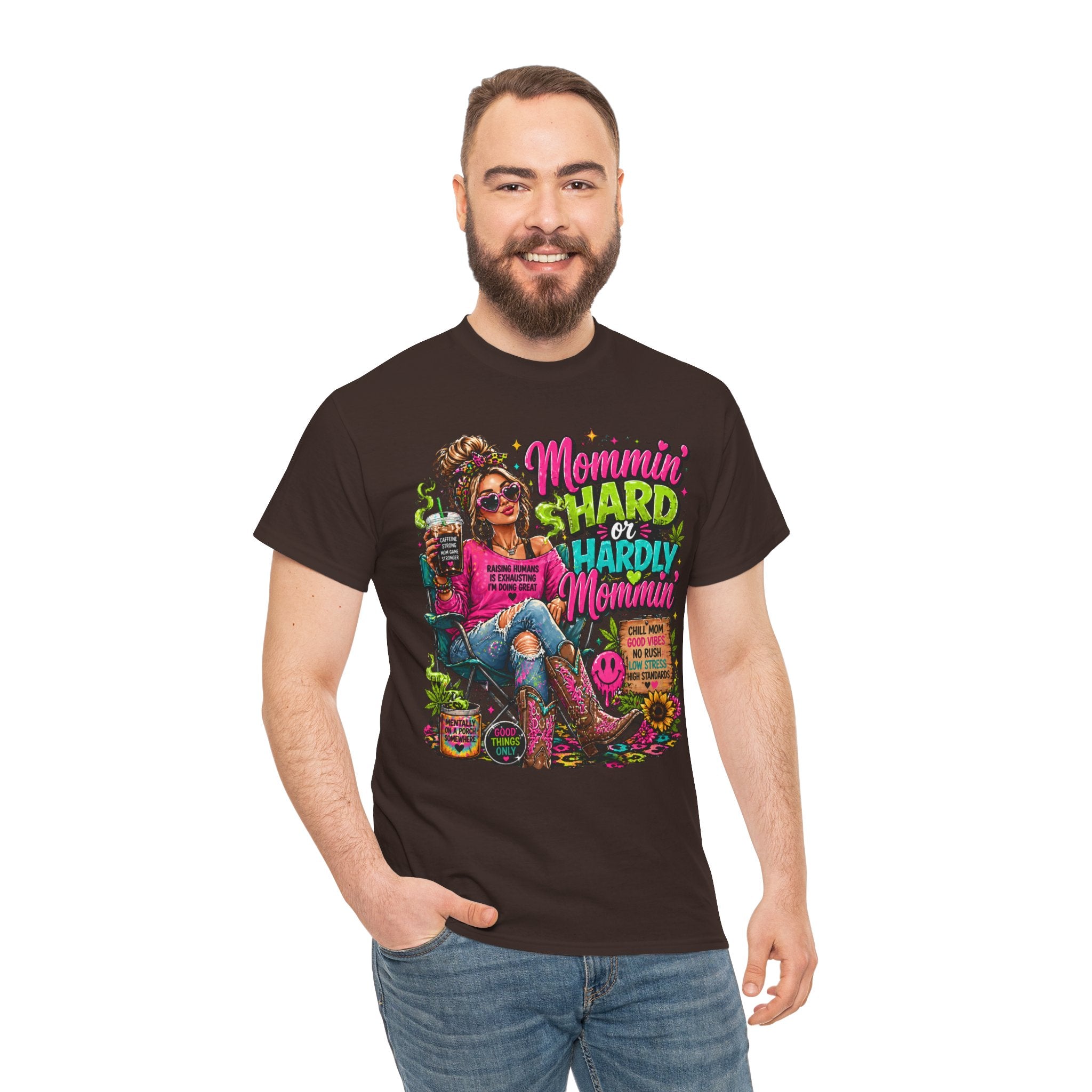 Mommin' Hard & Hardly Mommin' T-Shirt – Funny Mom Vacation Tee