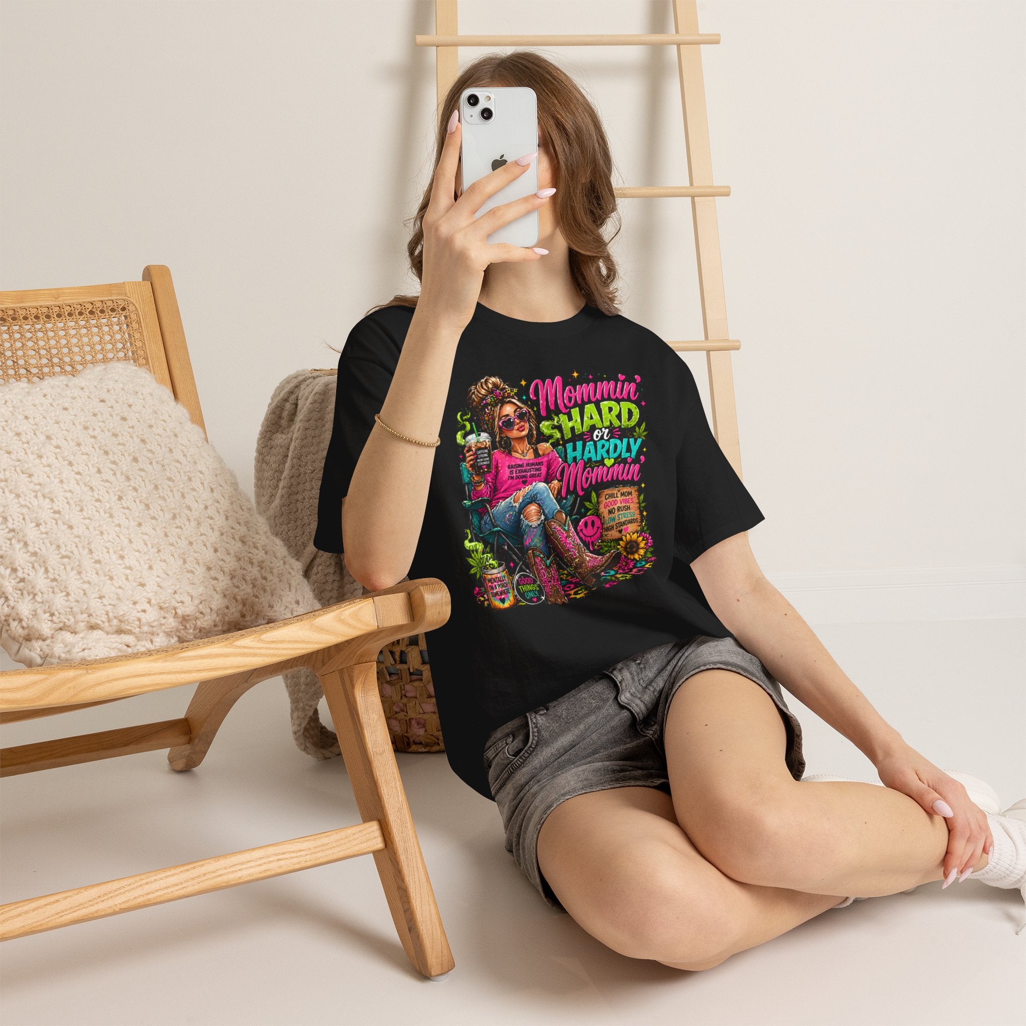 Mommin' Hard & Hardly Mommin' T-Shirt – Funny Mom Vacation Tee