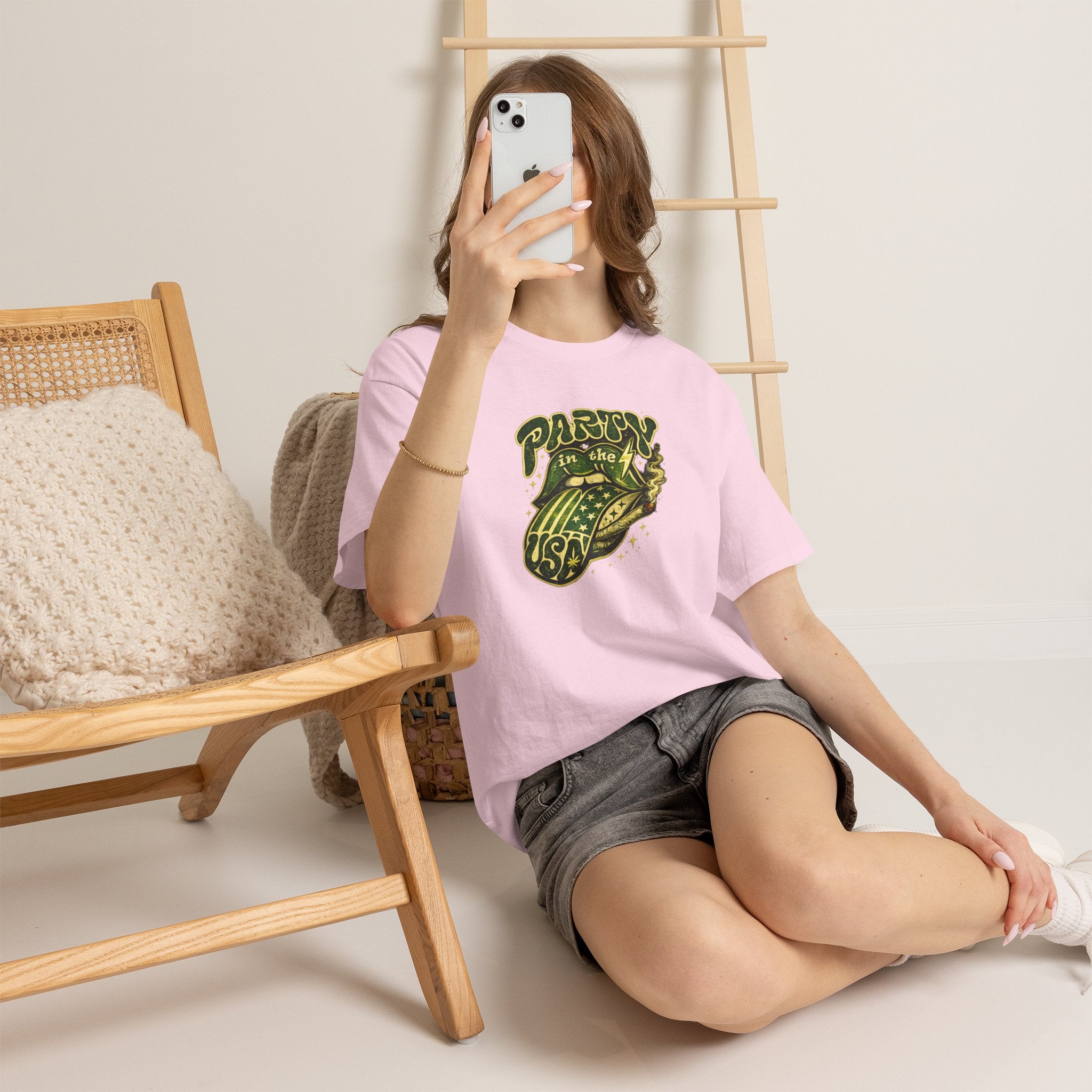 Party in the USA Graphic T-Shirt – Retro Rolling Tongue Design