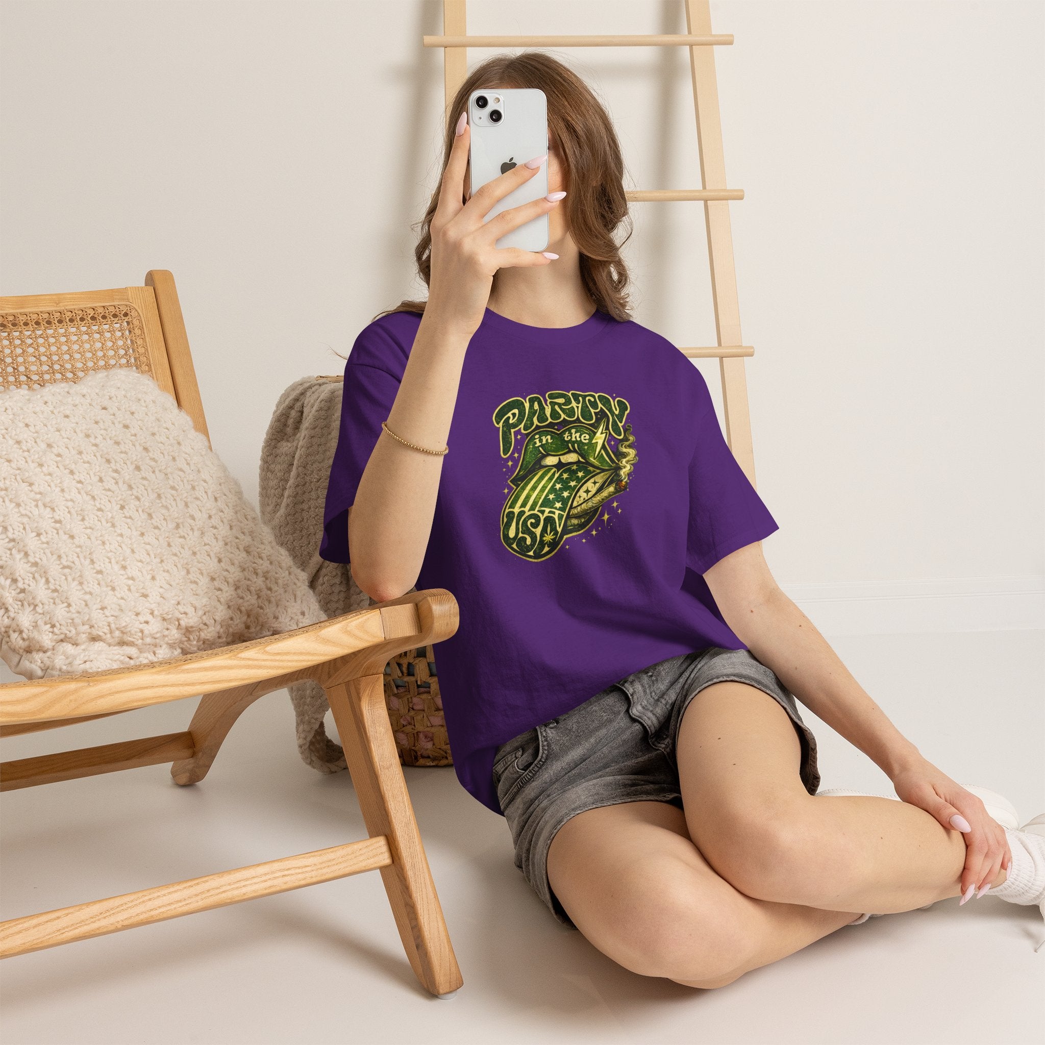 Party in the USA Graphic T-Shirt – Retro Rolling Tongue Design