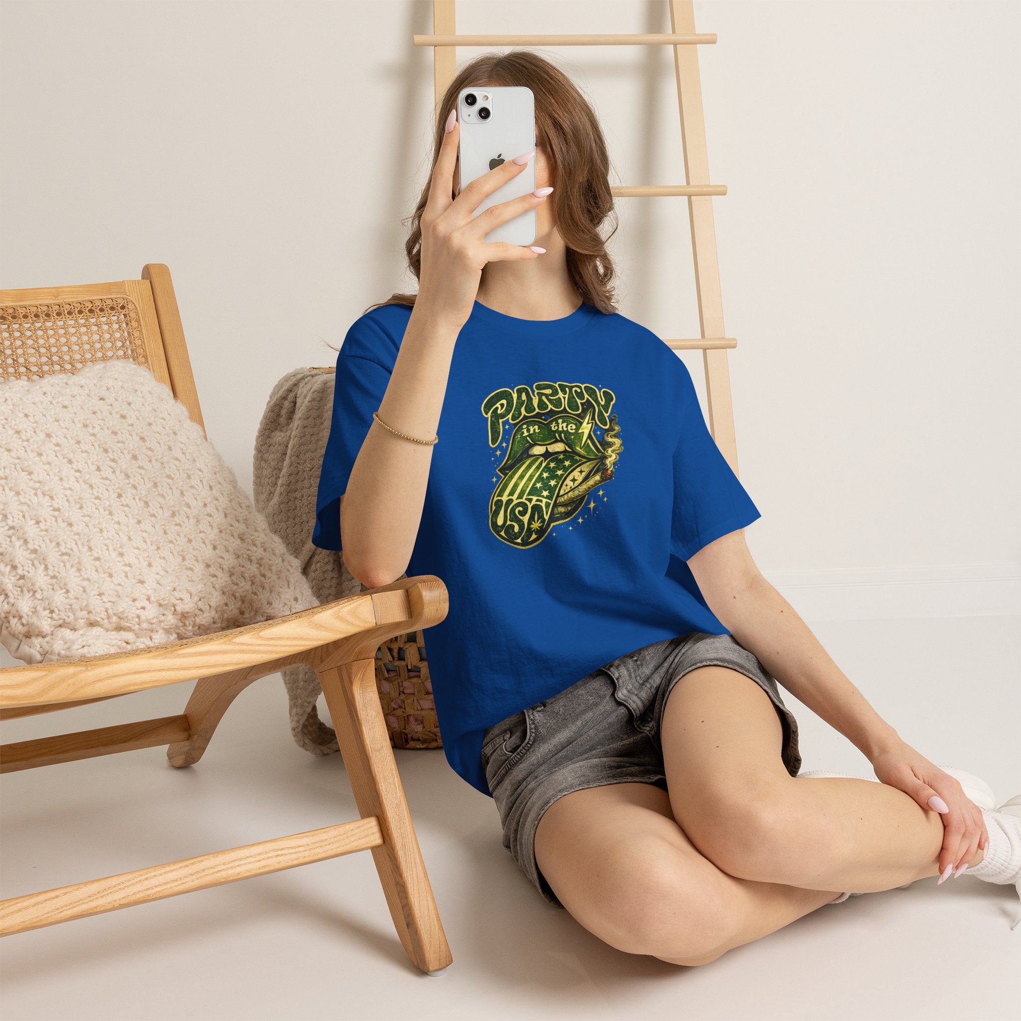 Party in the USA Graphic T-Shirt – Retro Rolling Tongue Design