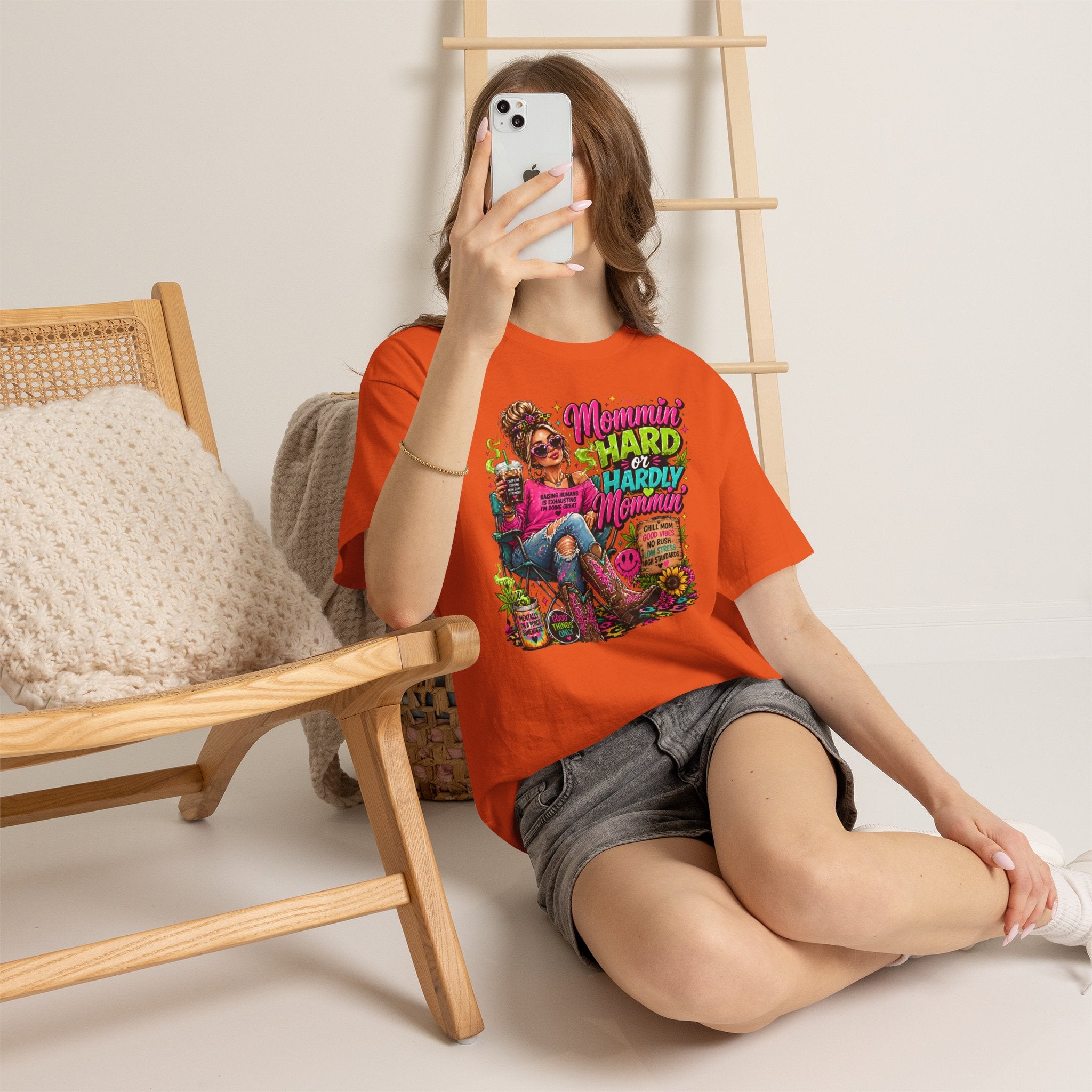 Mommin' Hard & Hardly Mommin' T-Shirt – Funny Mom Vacation Tee