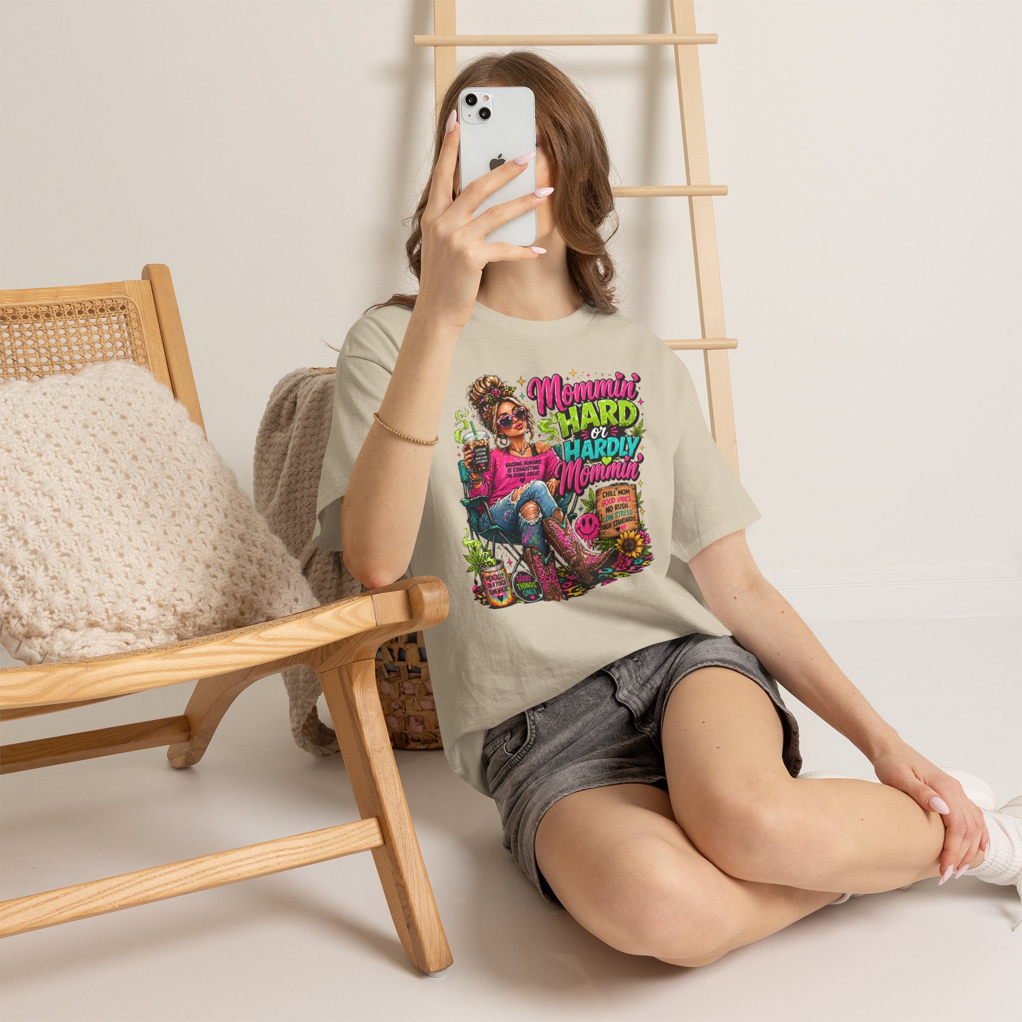Mommin' Hard & Hardly Mommin' T-Shirt – Funny Mom Vacation Tee