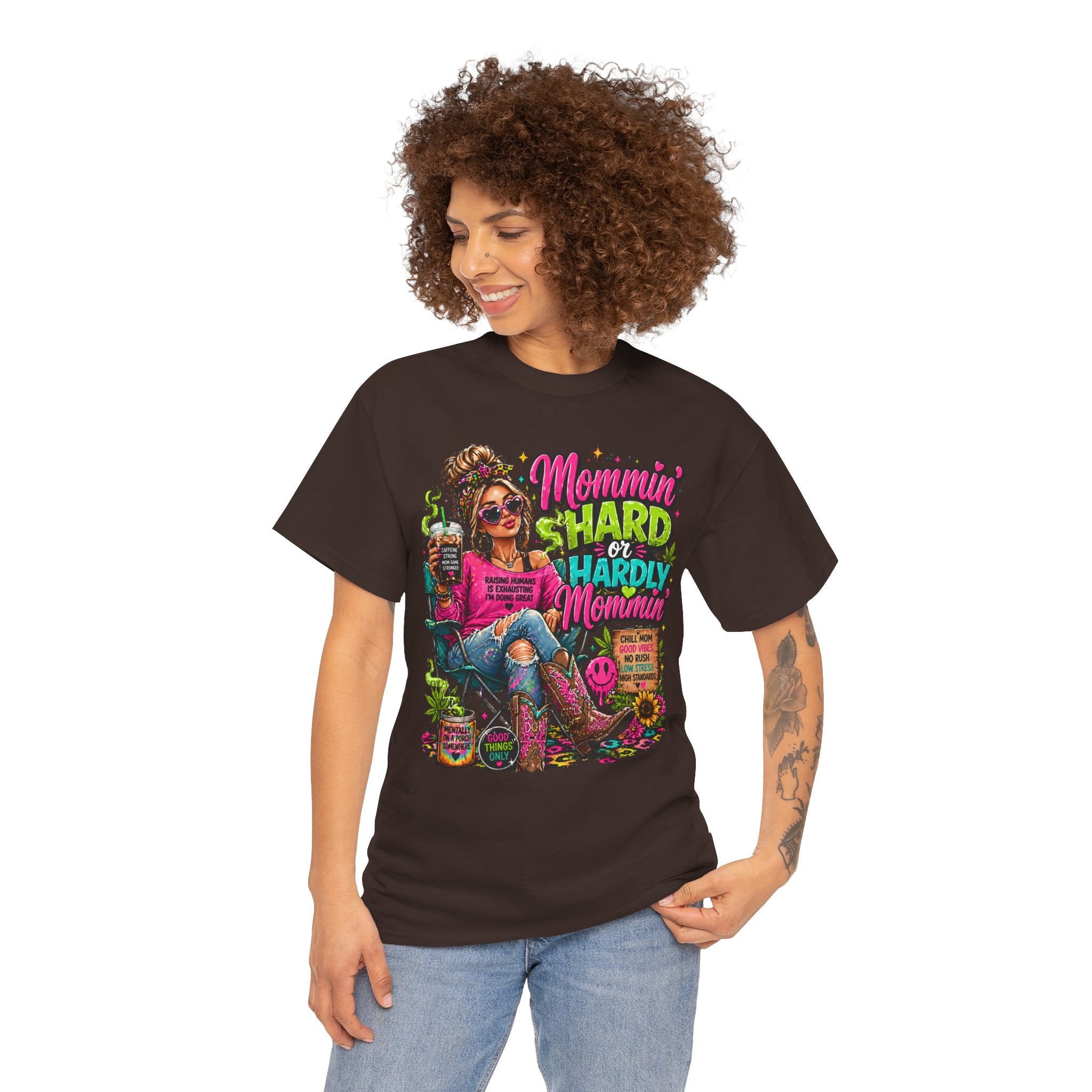 Mommin' Hard & Hardly Mommin' T-Shirt – Funny Mom Vacation Tee